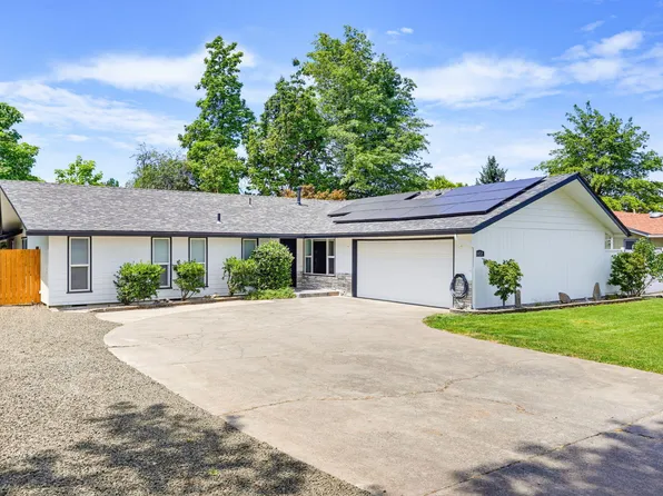 1451 Bluebonnet Ave, Medford, OR 97504