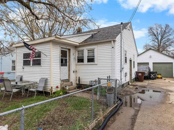 2922 Collins St, Rockford, IL 61109