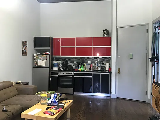 Rented by Premier Metro Realty Corp | media 45