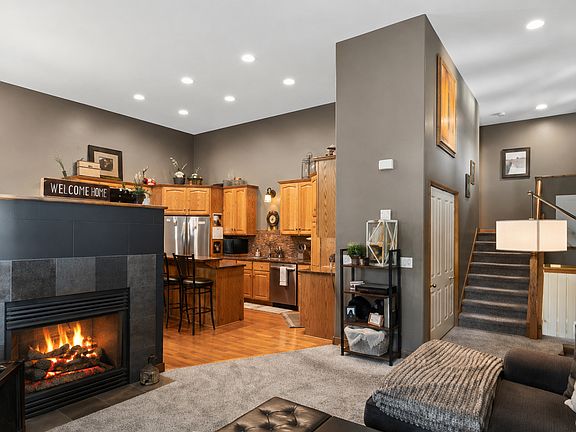 5th image of 401 Orleans Ct N