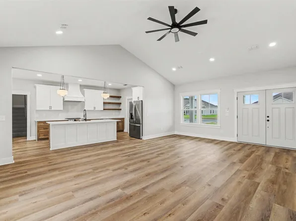 19 Shelby Dr, Crawfordville, FL 32327