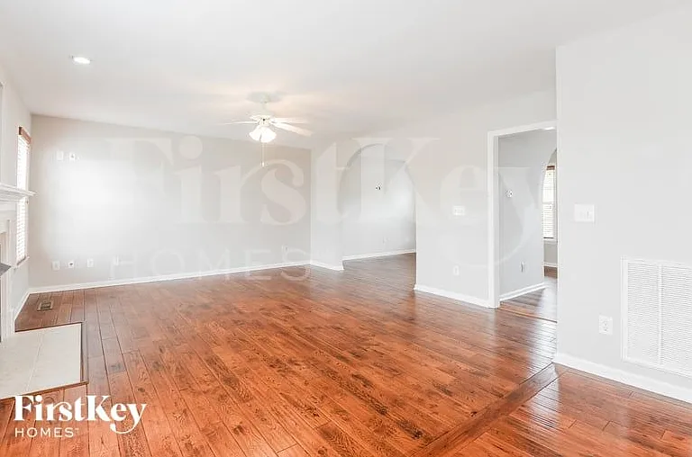6698 Knob Hill Ct — Photo 7