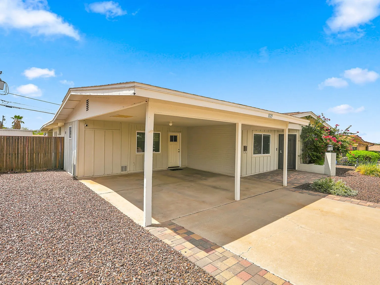 3 bed, 1835 sqft, $3,199 — Photo 3