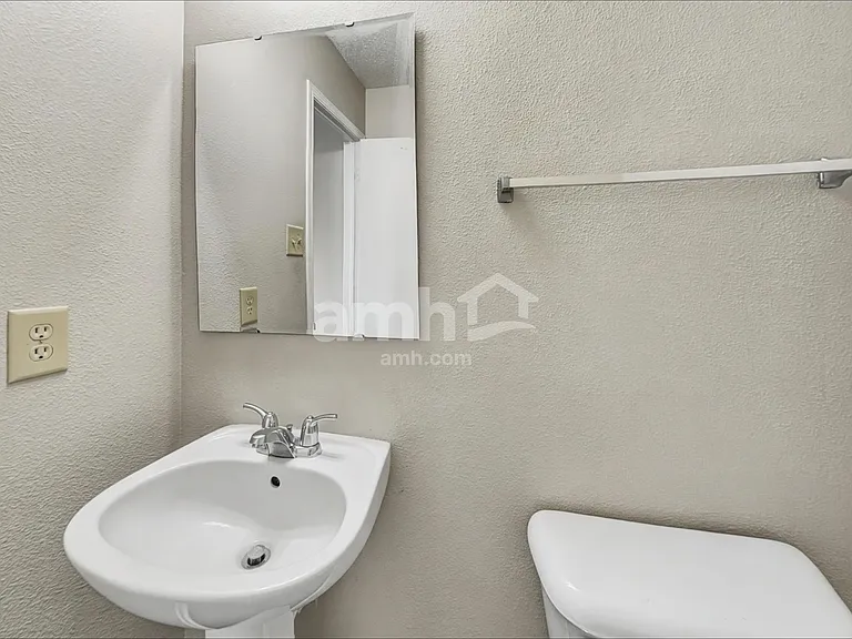 1221 Redwood Dr — Photo 9