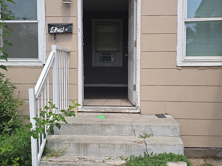 429 1/2 S Garfield Ave — Photo 2