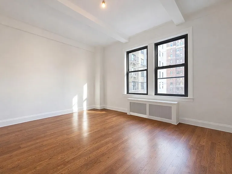 308 W 104th St #9D2 — Photo 4