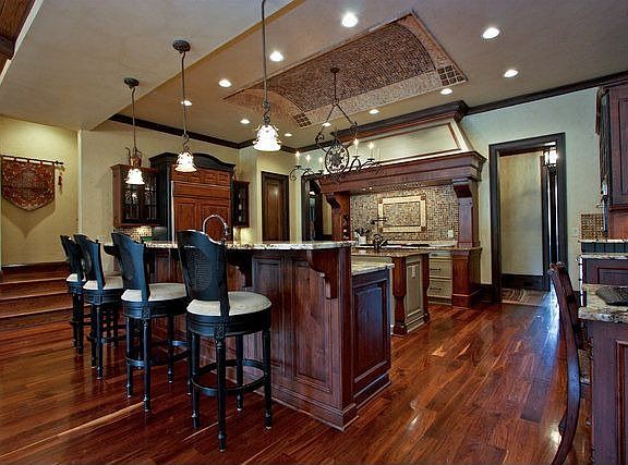 ANOTHER VIEW OF KITCHEN