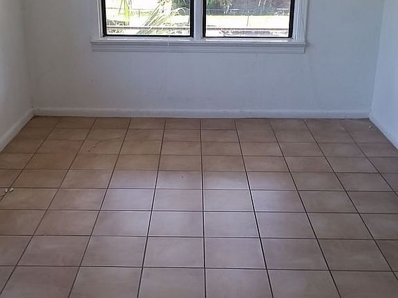 3rd image of 200 Lockhart St APT 1
