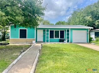 1007 E Polk Ave, Victoria, TX 77901