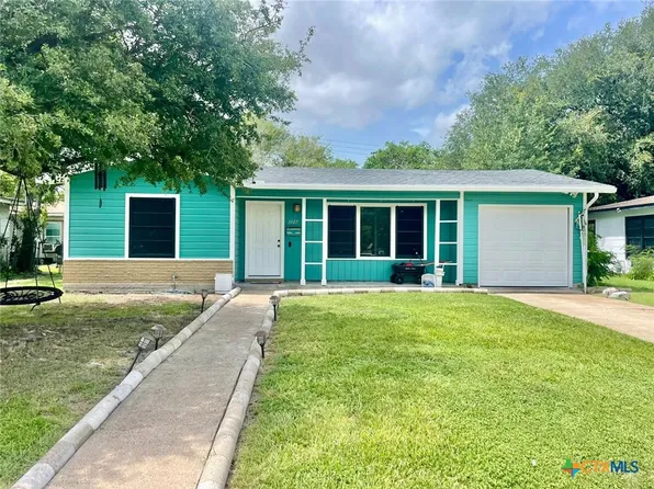 1007 E Polk Ave, Victoria, TX 77901