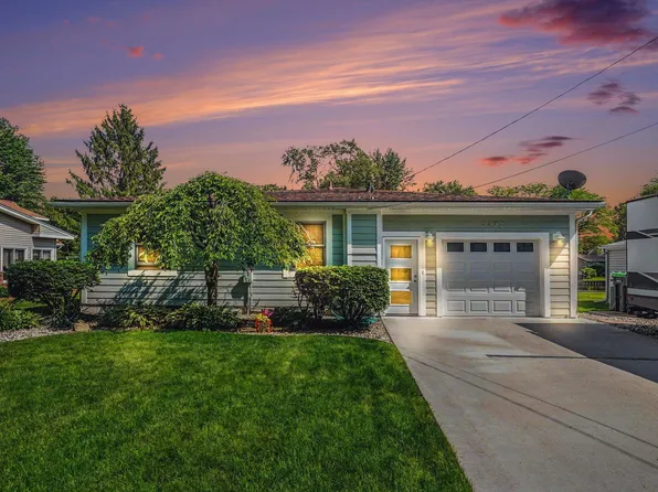 3332 Shawnee Trl, Pinckney, MI 48169