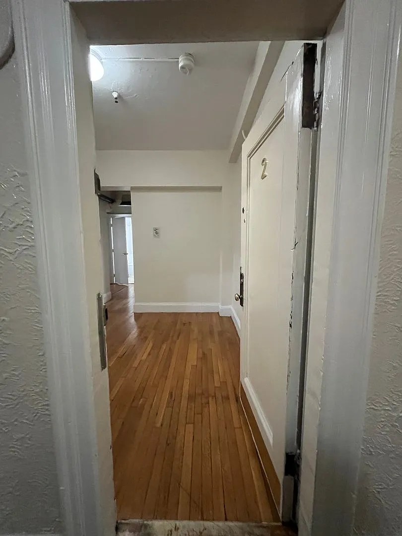 Huge 1 Bed (1.5 Bed) in Brighton — Photo 1
