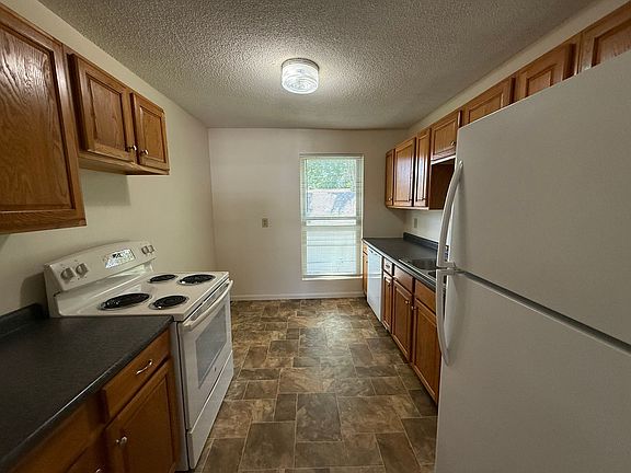 3rd image of 2310 S Forest Ave #2310C