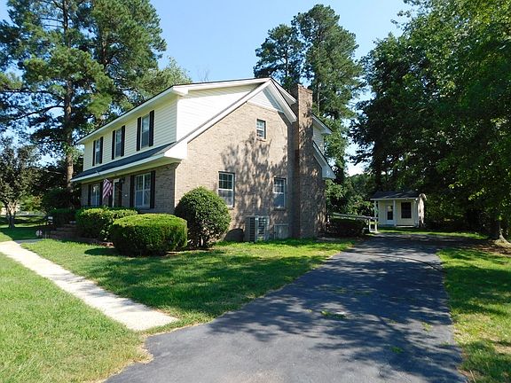 4th image of 400 Southwood Dr