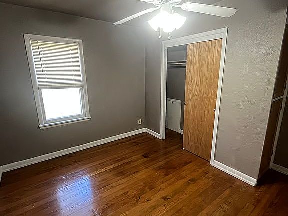 2nd image of 605 W Maddux St