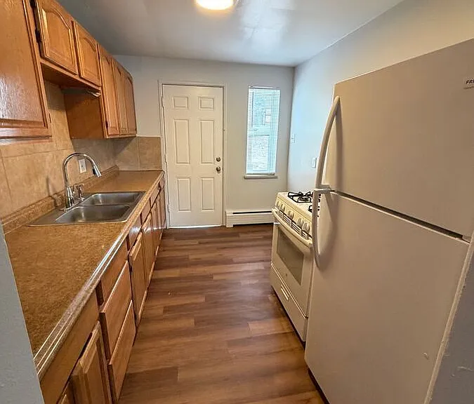 1740 W Mosier Pl #14 — Photo 4