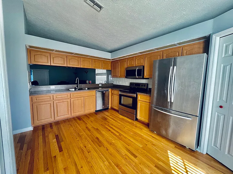 11709 Leda Ln — Photo 7