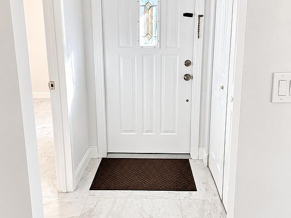 5th image of 2004 Waterview Cir
