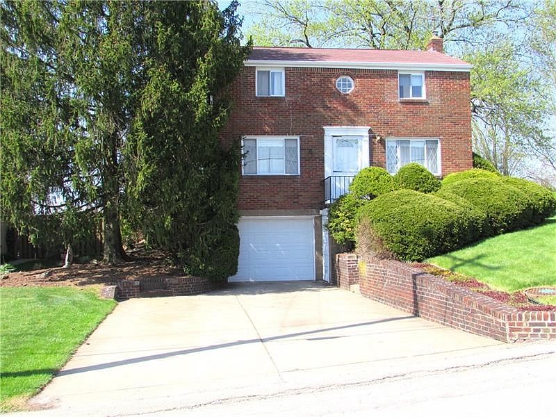 This is an All Brick 3 Bedroom, 2.5 Bath Two Story in the Regency Park Neighborhood of Plum Borough