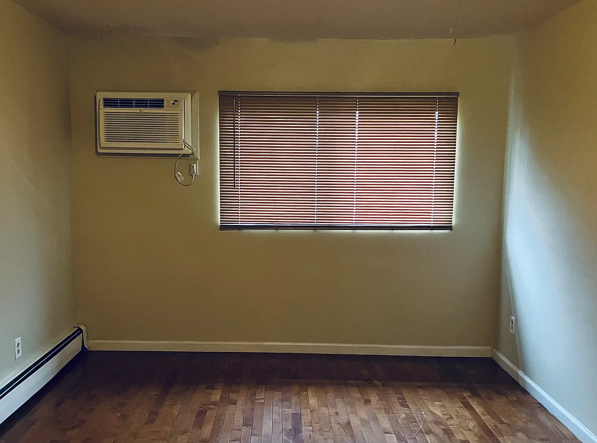 Building Photo - 2913-21 Burnet Ave #5