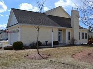 23 Old Stage Rd, Litchfield, NH 03052