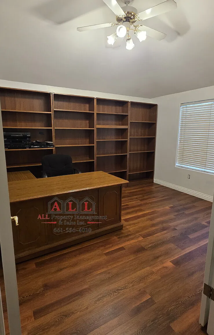 4 bed, 2.0 bath, 1999 sqft, $3,099 — Photo 4