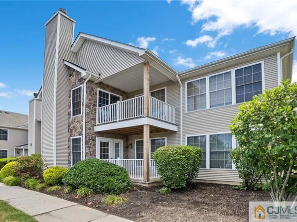 27 Lackland Ave, Piscataway, NJ 08854