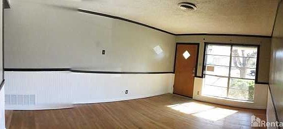 2nd image of 1003 Duval Dr