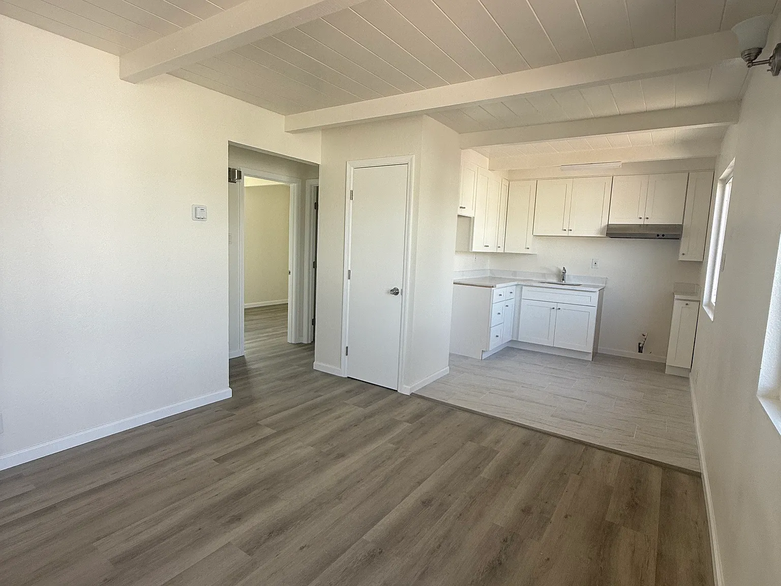 2 bed, 650 sqft, $2,250 — Photo 3