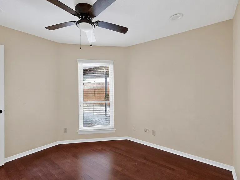 936 Sugarberry Dr — Photo 25