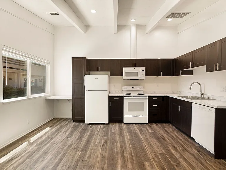 Sheridan Square Apartments — Photo 84