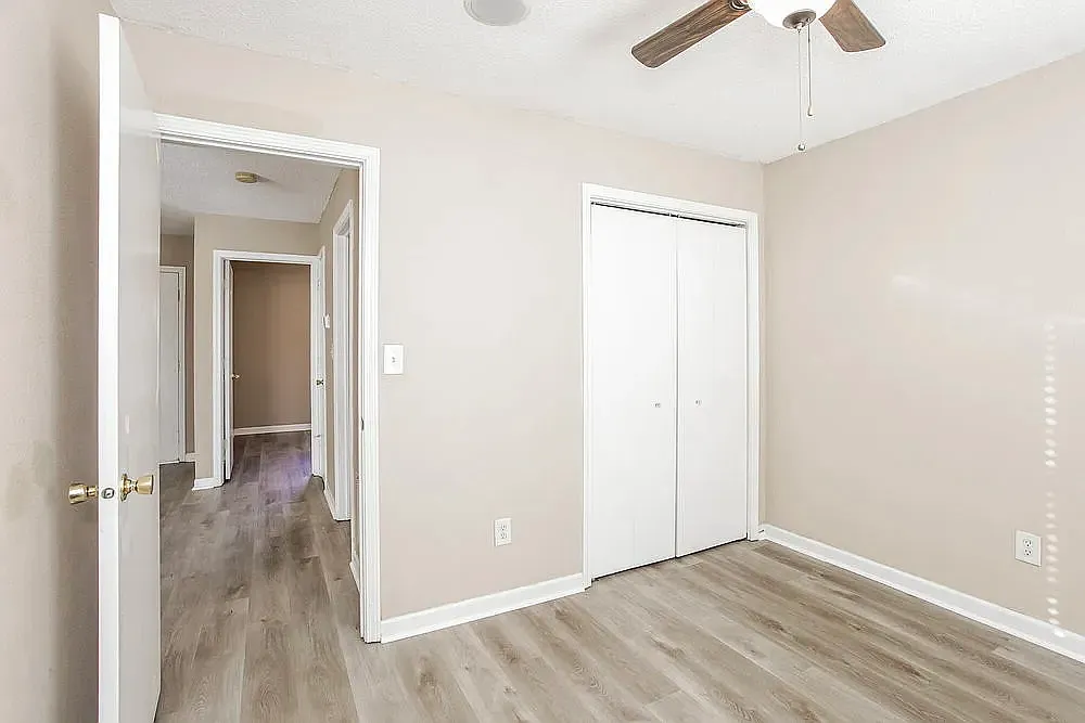 3 bed, 1120 sqft, $1,408 — Photo 4