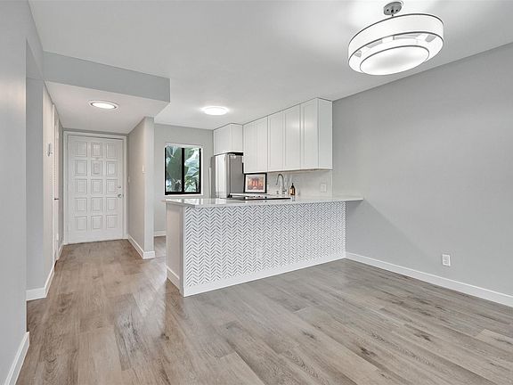 2nd image of 4539 Luxemburg Court #201