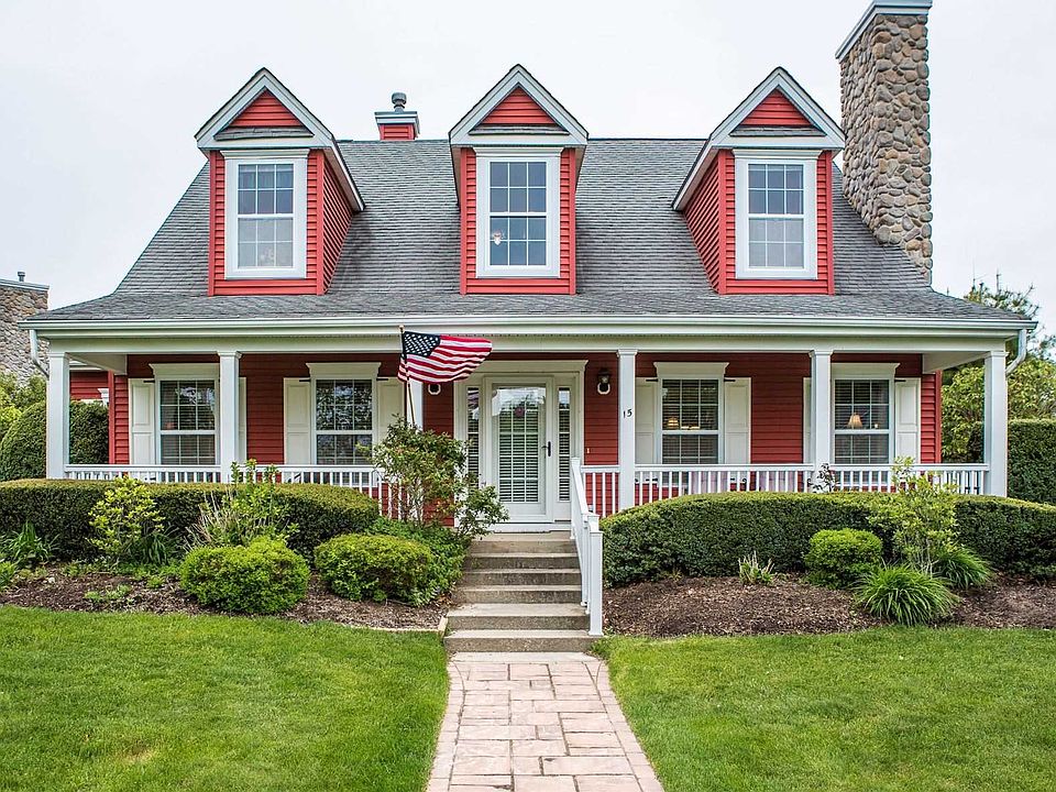 1st image of 15 Golden Spruce Dr