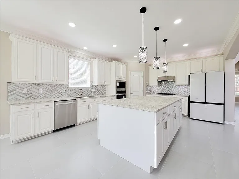 23111 Broad Springs Ct — Photo 15