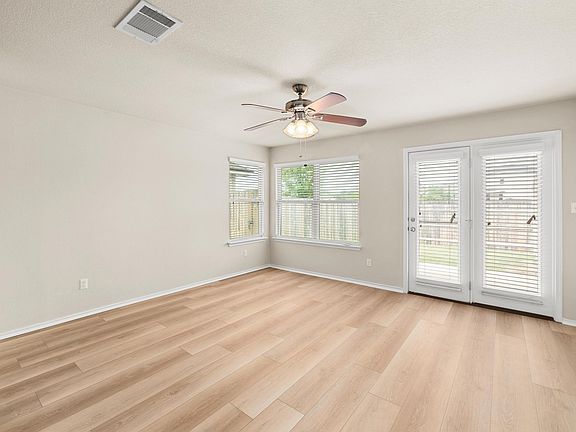 4th image of 12916 Snow Ln