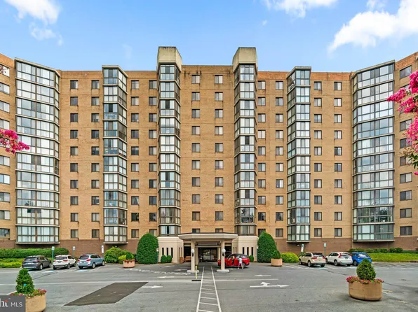 3310 N Leisure World Blvd APT 828, Silver Spring, MD 20906