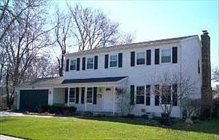3rd image of 410 Robin Hill Dr