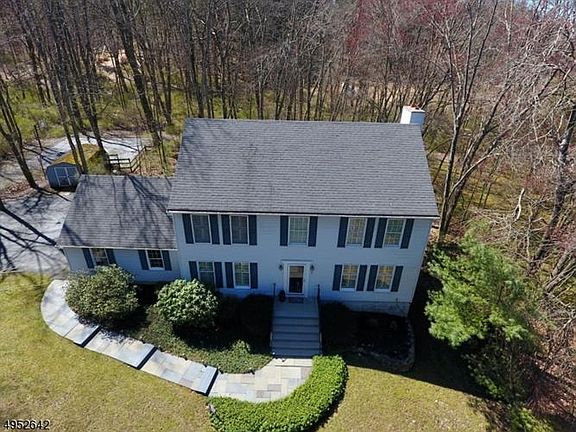 2nd image of 6 Caitlin Ct