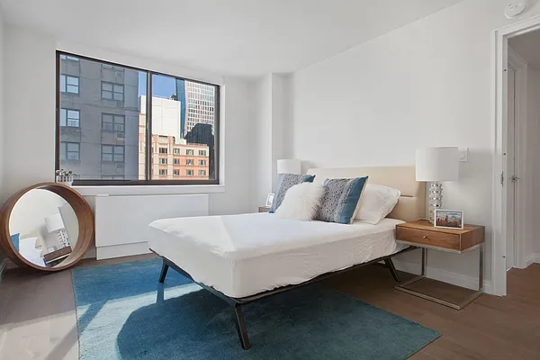 Rented by Greystar | media 15