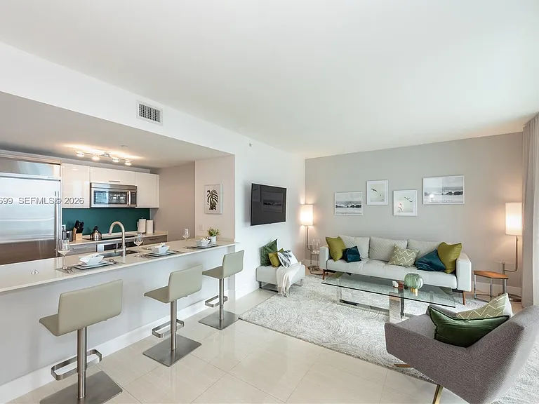 1300 Brickell Bay Dr #2900 — Photo 3