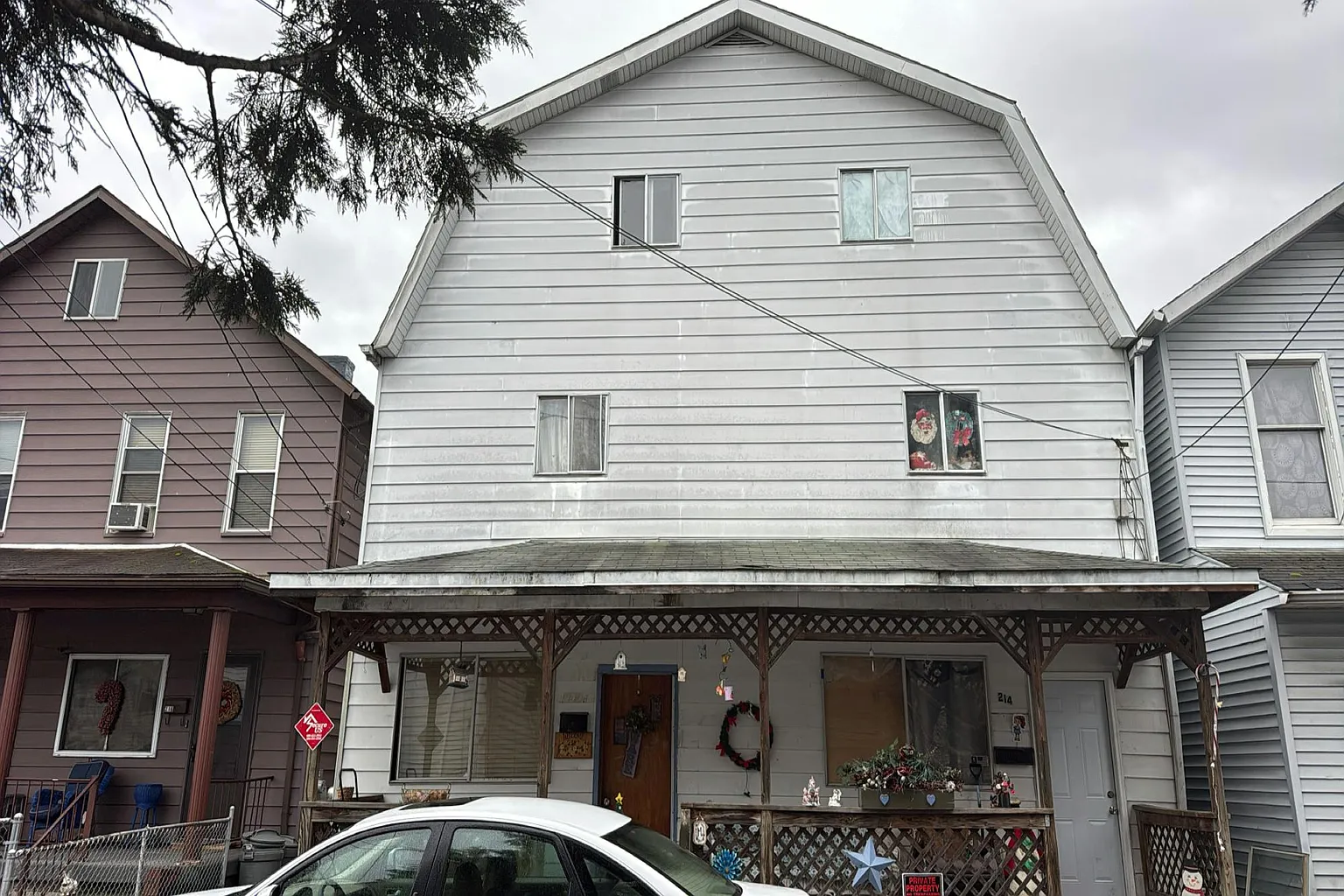 214 E South St photo 1