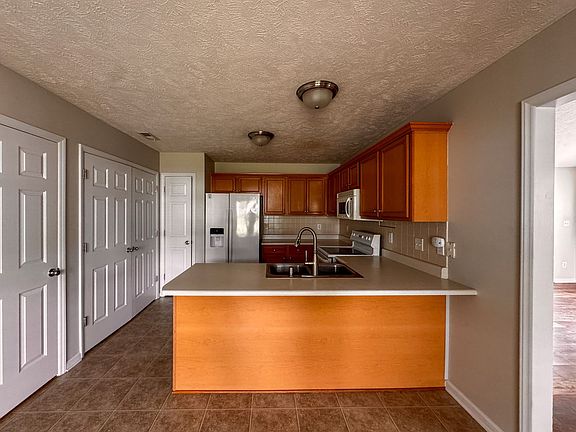 2nd image of 214 Somerset Dr