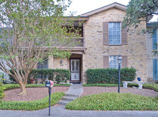 374 Fenwick Dr, Windcrest, TX 78239