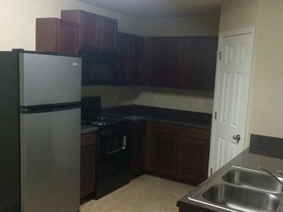 3rd image of 3514 E Gillette St #3514