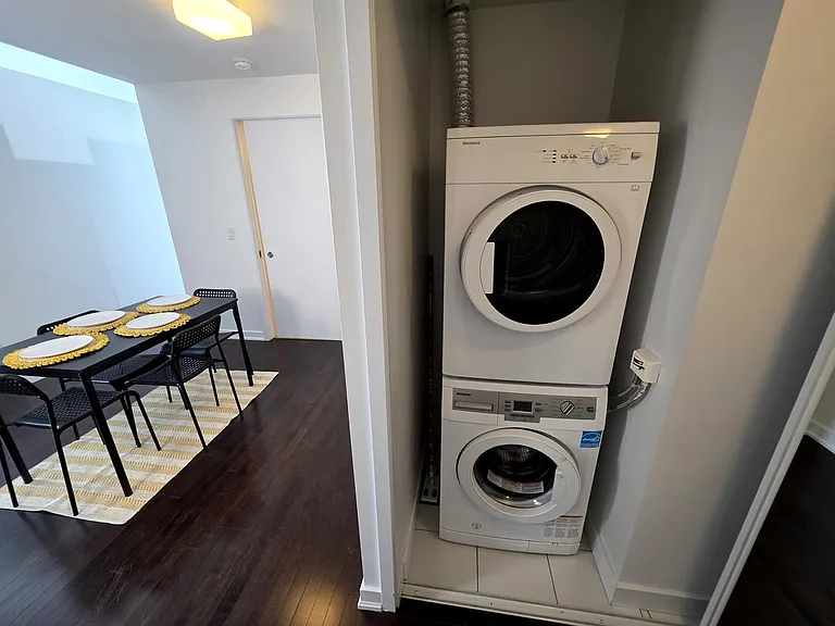 14 York St #5008A — Photo 5