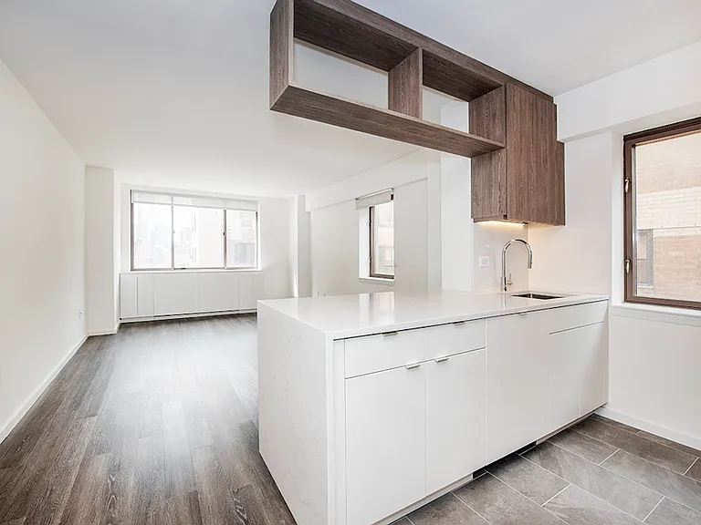 520 W 43rd St #33A — Photo 7