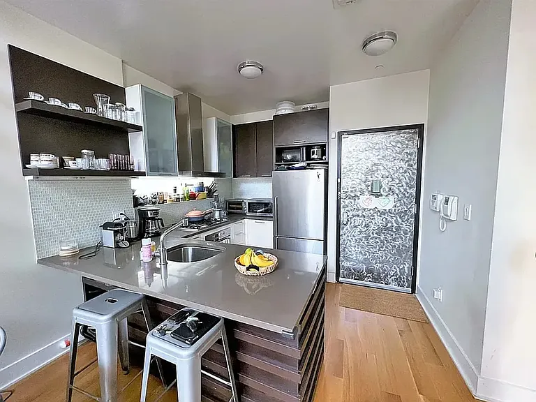 351 S 3rd St #4B — Photo 4