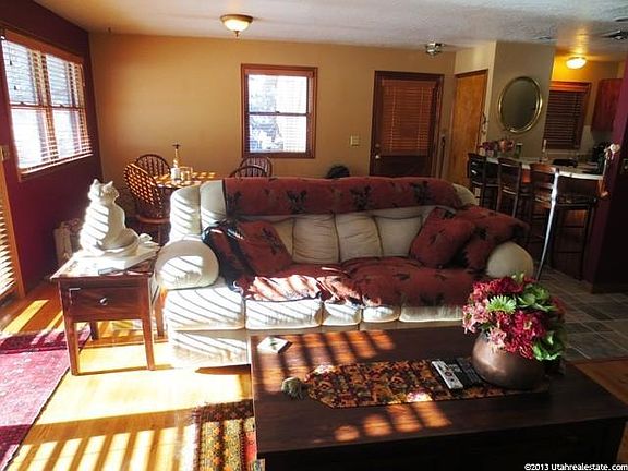 2nd image of 570 Windrift Ln