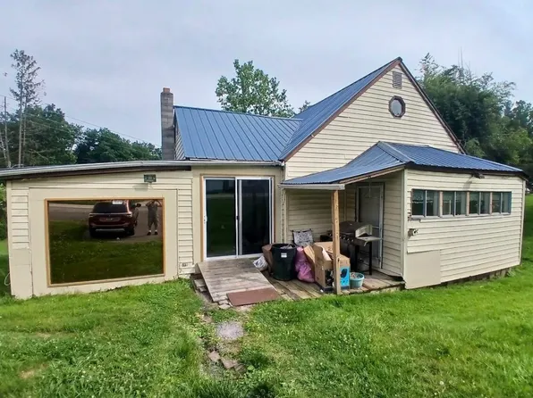19322 Midland Trl, Ansted, WV 25812
